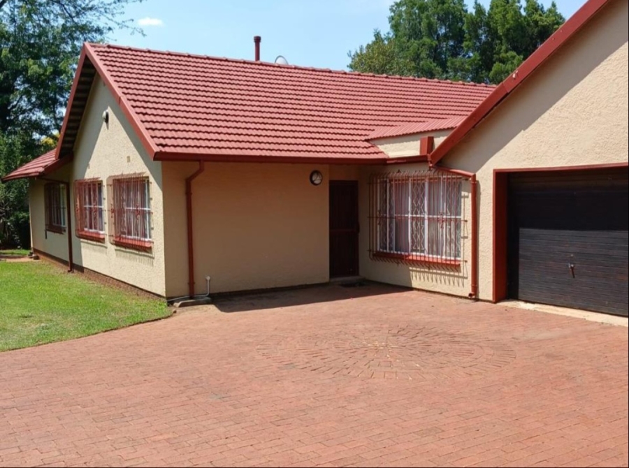 4 Bedroom Property for Sale in Constantia Kloof Gauteng