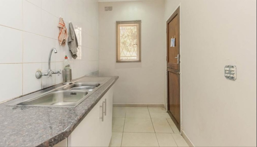 4 Bedroom Property for Sale in Constantia Kloof Gauteng