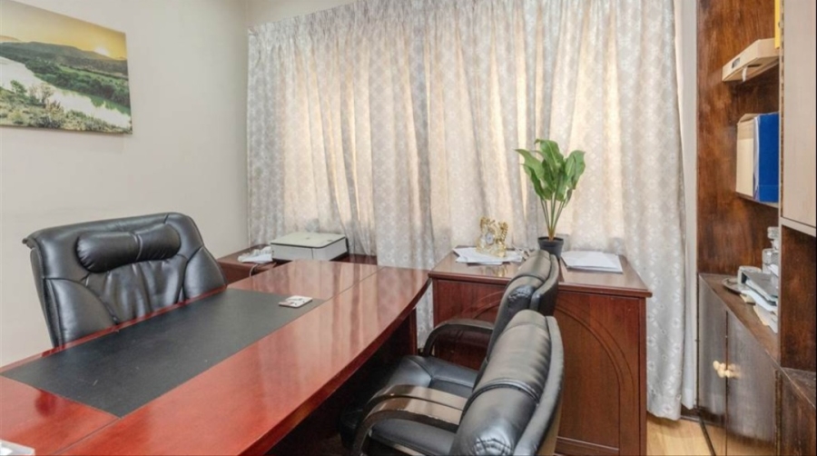 4 Bedroom Property for Sale in Constantia Kloof Gauteng