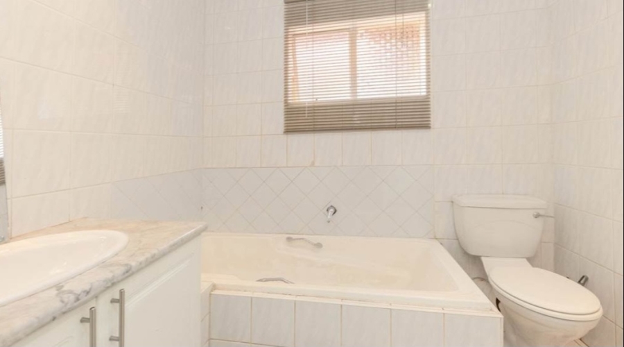 4 Bedroom Property for Sale in Constantia Kloof Gauteng