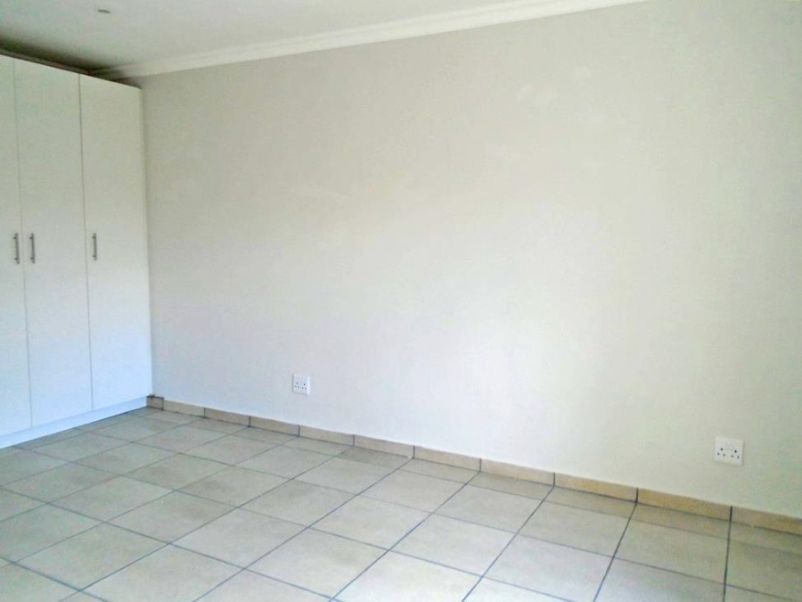 To Let 2 Bedroom Property for Rent in Ferndale Gauteng