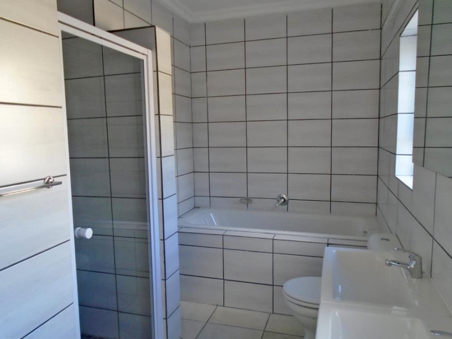 To Let 2 Bedroom Property for Rent in Ferndale Gauteng