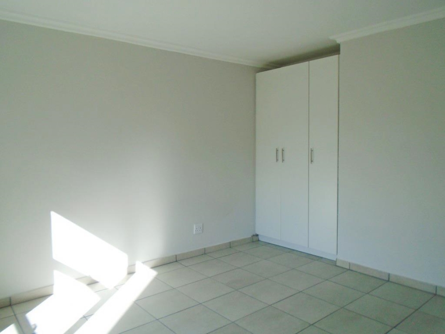 To Let 2 Bedroom Property for Rent in Ferndale Gauteng