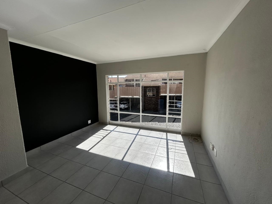 2 Bedroom Property for Sale in Brackendowns Gauteng