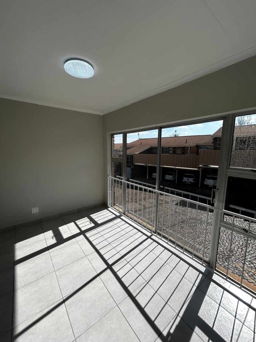 2 Bedroom Property for Sale in Brackendowns Gauteng