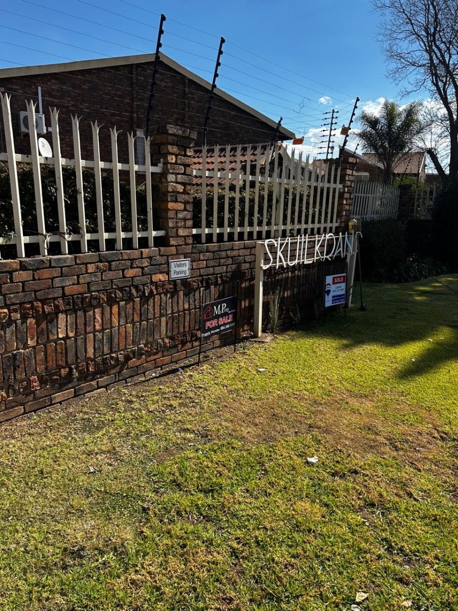 2 Bedroom Property for Sale in Brackendowns Gauteng