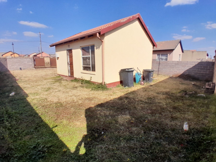 2 Bedroom Property for Sale in Bram Fischerville Gauteng