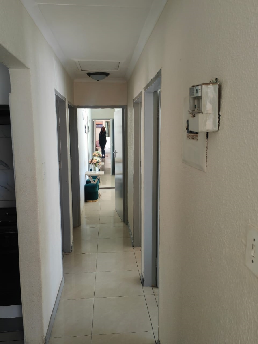 3 Bedroom Property for Sale in Mondeor Gauteng