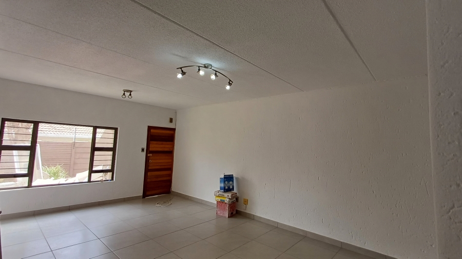 To Let 2 Bedroom Property for Rent in Sunninghill Gauteng