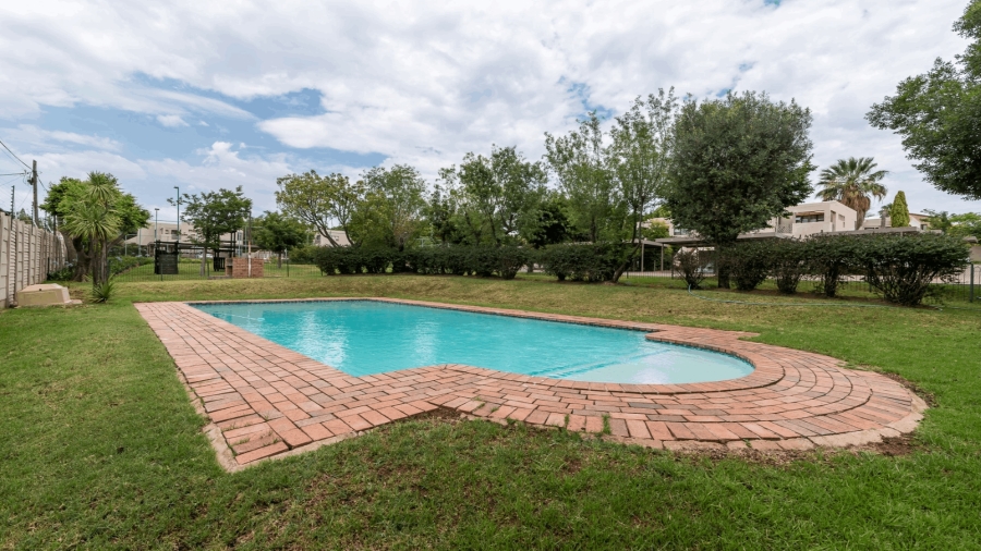 To Let 2 Bedroom Property for Rent in Sunninghill Gauteng