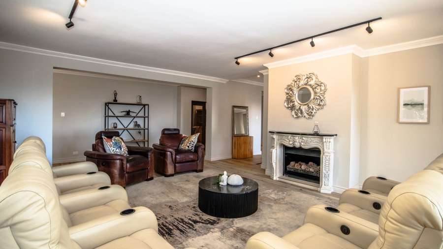 5 Bedroom Property for Sale in Waterkloof Gauteng