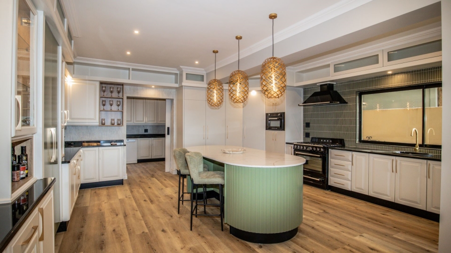 5 Bedroom Property for Sale in Waterkloof Gauteng