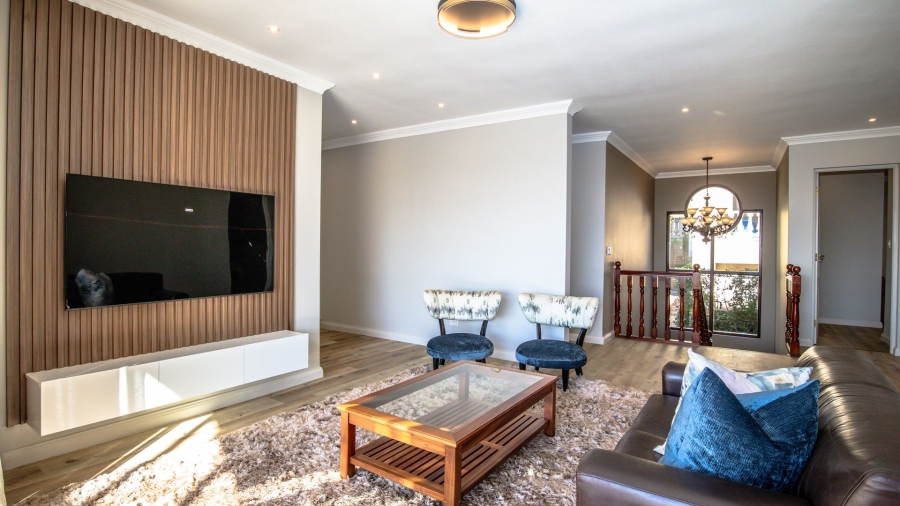5 Bedroom Property for Sale in Waterkloof Gauteng