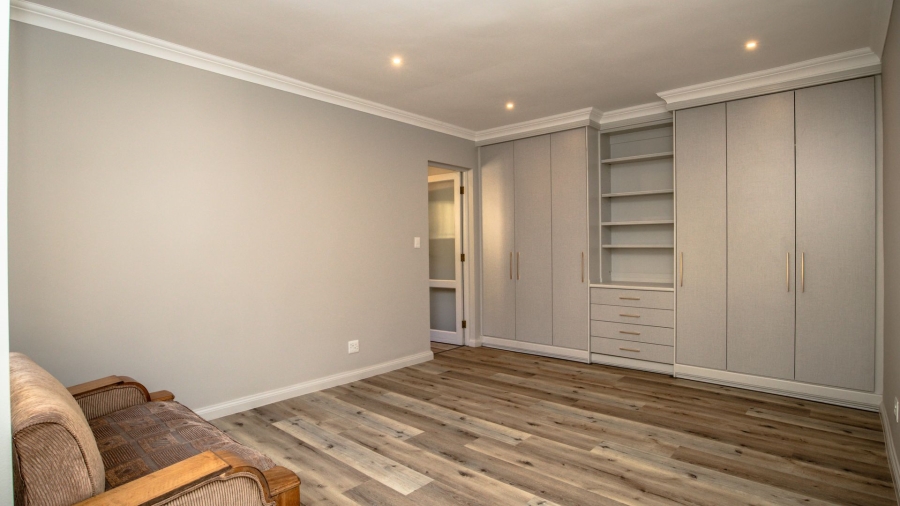 5 Bedroom Property for Sale in Waterkloof Gauteng