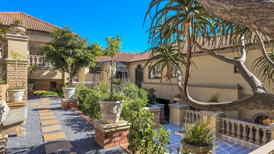 5 Bedroom Property for Sale in Waterkloof Gauteng
