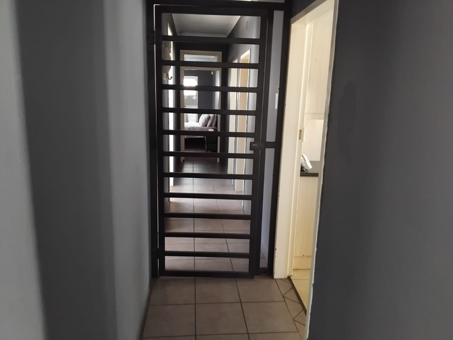 To Let 3 Bedroom Property for Rent in Greenhills Gauteng