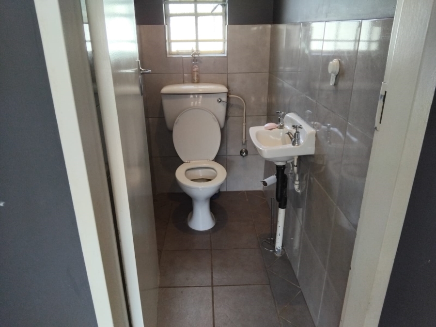 To Let 3 Bedroom Property for Rent in Greenhills Gauteng