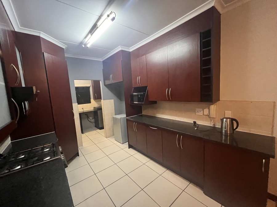To Let 3 Bedroom Property for Rent in Broadacres Gauteng