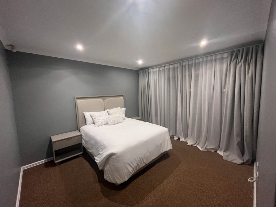 To Let 3 Bedroom Property for Rent in Broadacres Gauteng