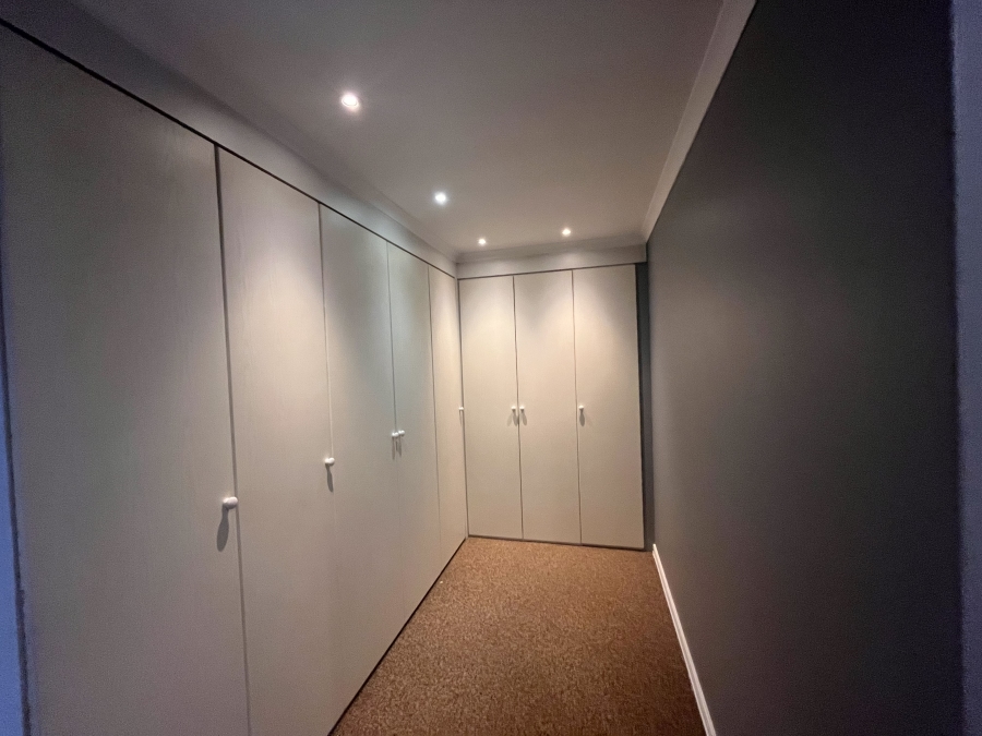 To Let 3 Bedroom Property for Rent in Broadacres Gauteng