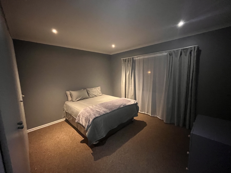 To Let 3 Bedroom Property for Rent in Broadacres Gauteng