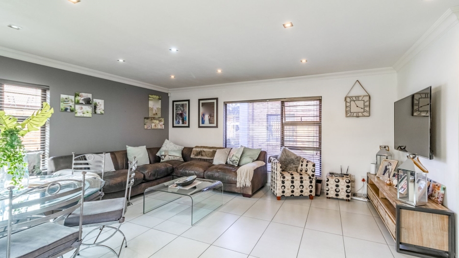 3 Bedroom Property for Sale in New Redruth Gauteng