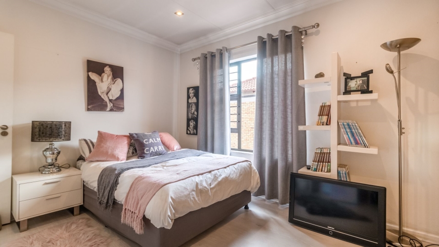 3 Bedroom Property for Sale in New Redruth Gauteng