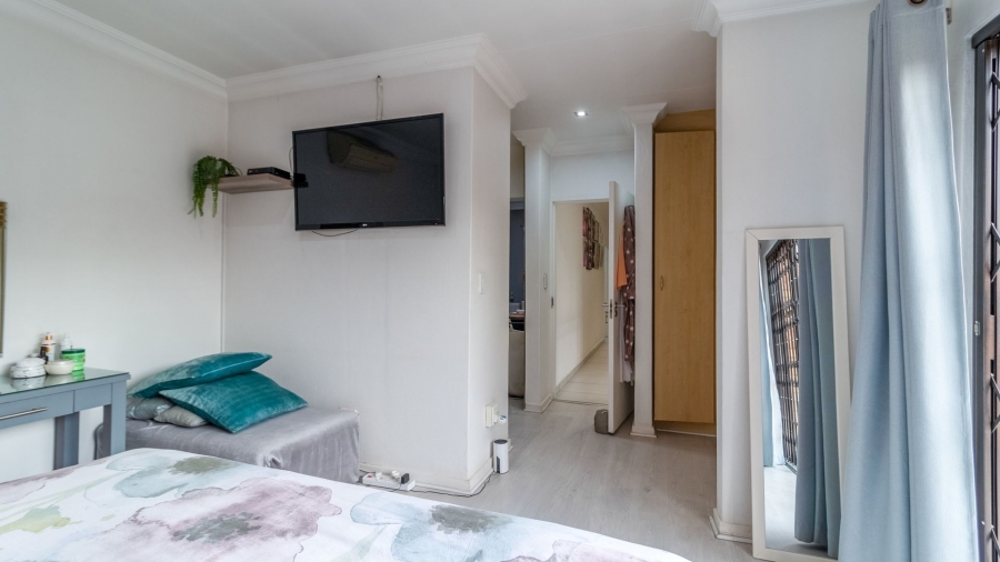 3 Bedroom Property for Sale in New Redruth Gauteng