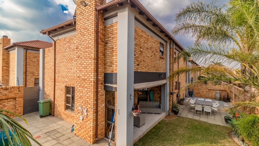 3 Bedroom Property for Sale in New Redruth Gauteng
