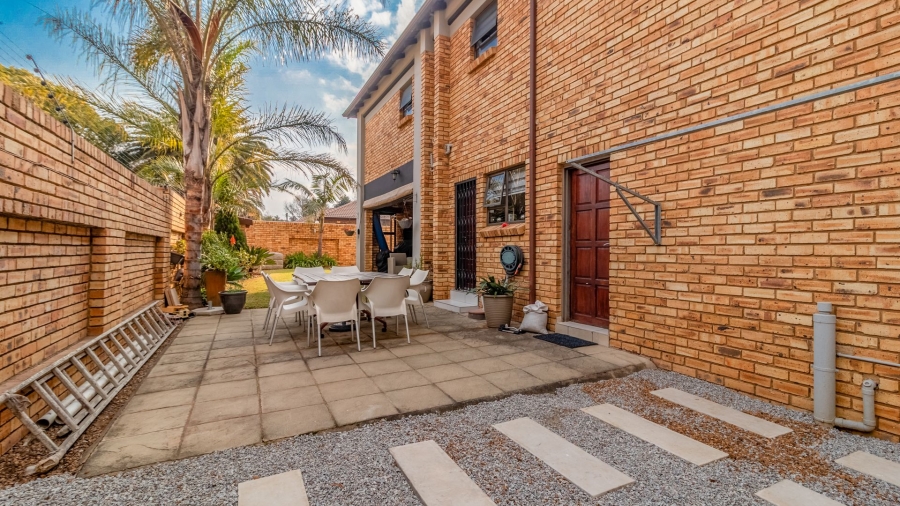 3 Bedroom Property for Sale in New Redruth Gauteng