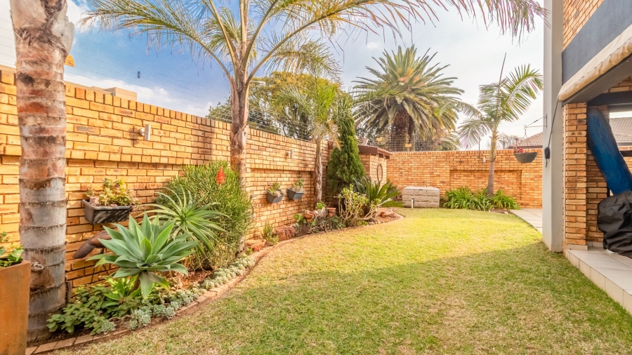 3 Bedroom Property for Sale in New Redruth Gauteng