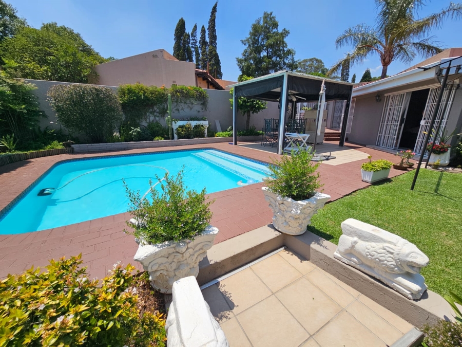 5 Bedroom Property for Sale in Ormonde Gauteng
