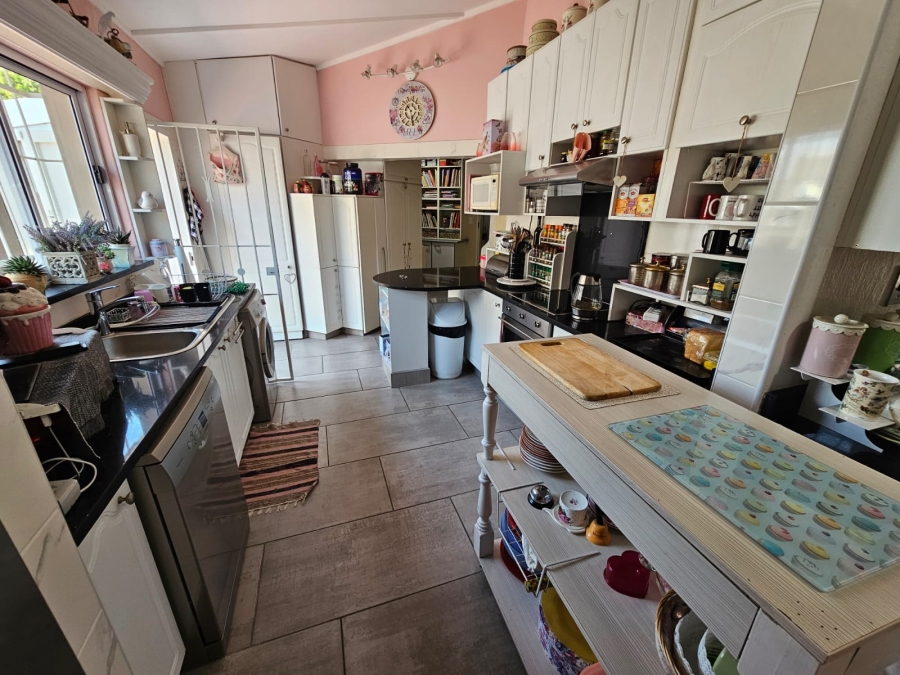 5 Bedroom Property for Sale in Ormonde Gauteng
