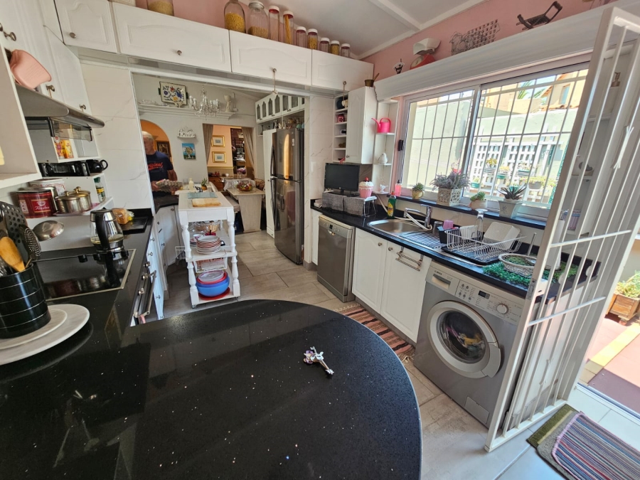 5 Bedroom Property for Sale in Ormonde Gauteng