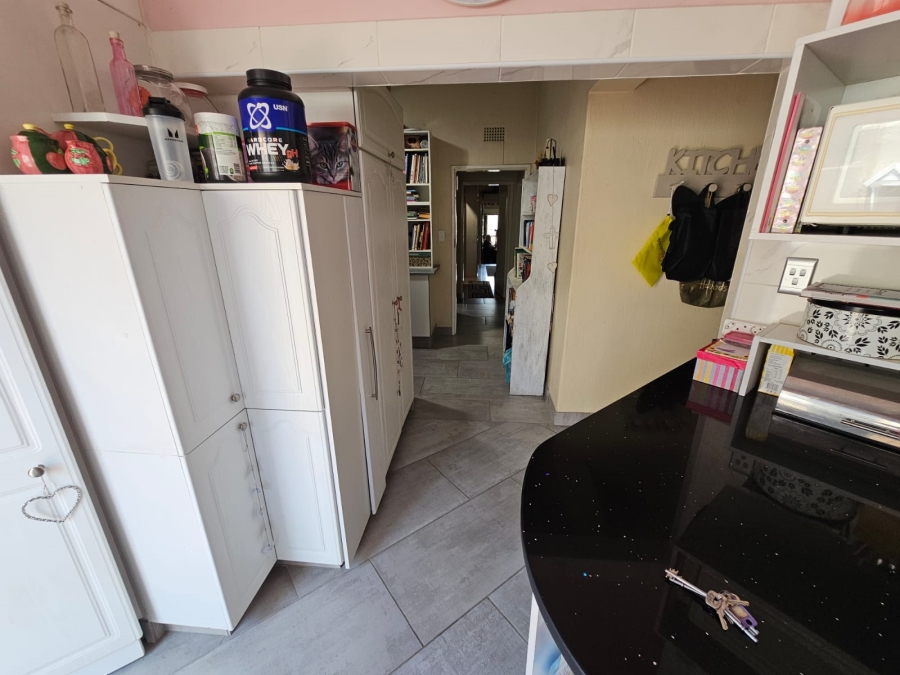 5 Bedroom Property for Sale in Ormonde Gauteng