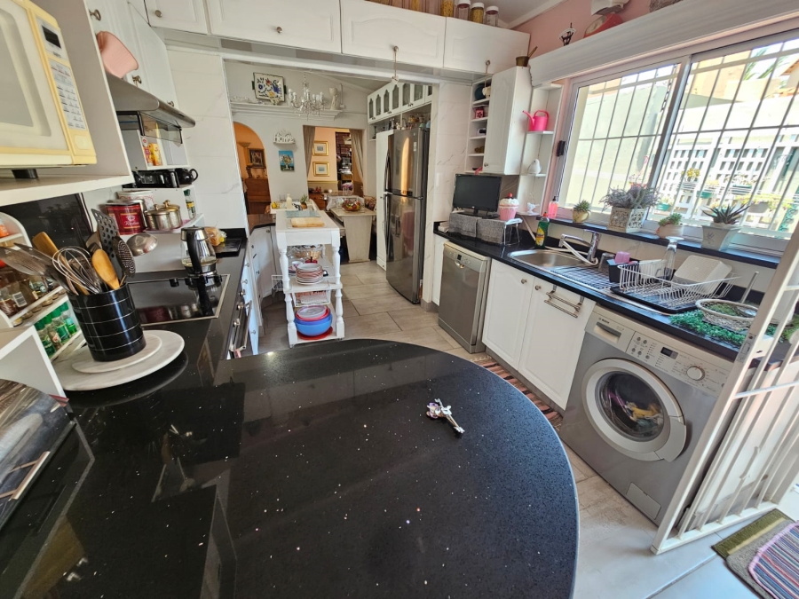 5 Bedroom Property for Sale in Ormonde Gauteng