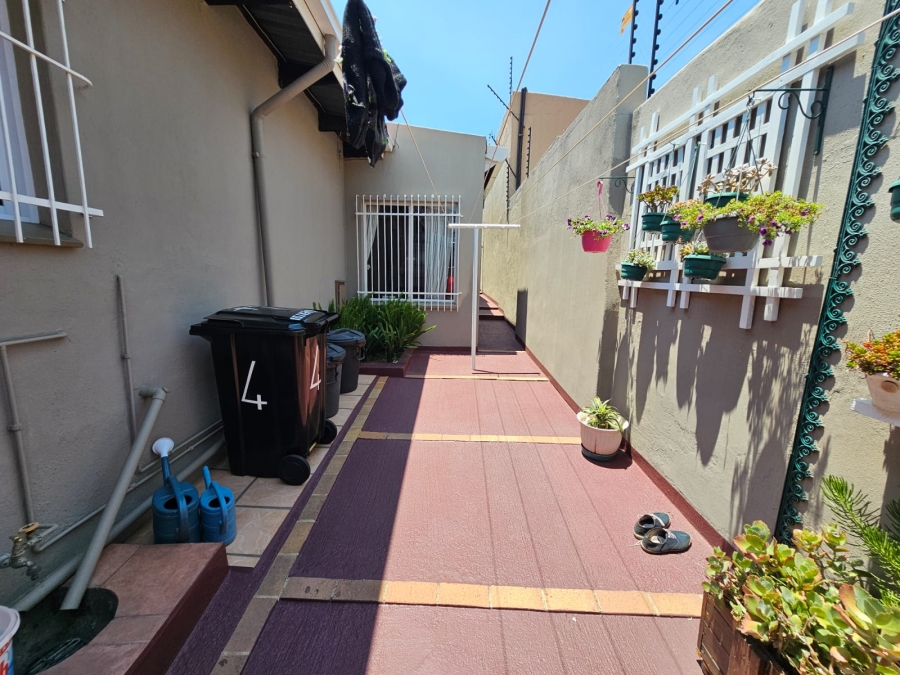 5 Bedroom Property for Sale in Ormonde Gauteng