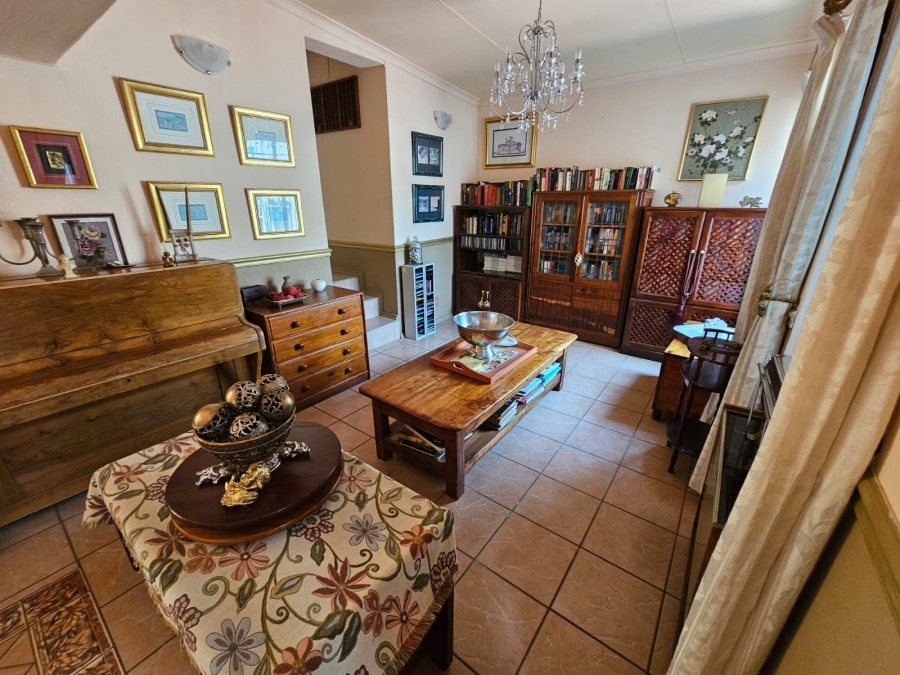 5 Bedroom Property for Sale in Ormonde Gauteng