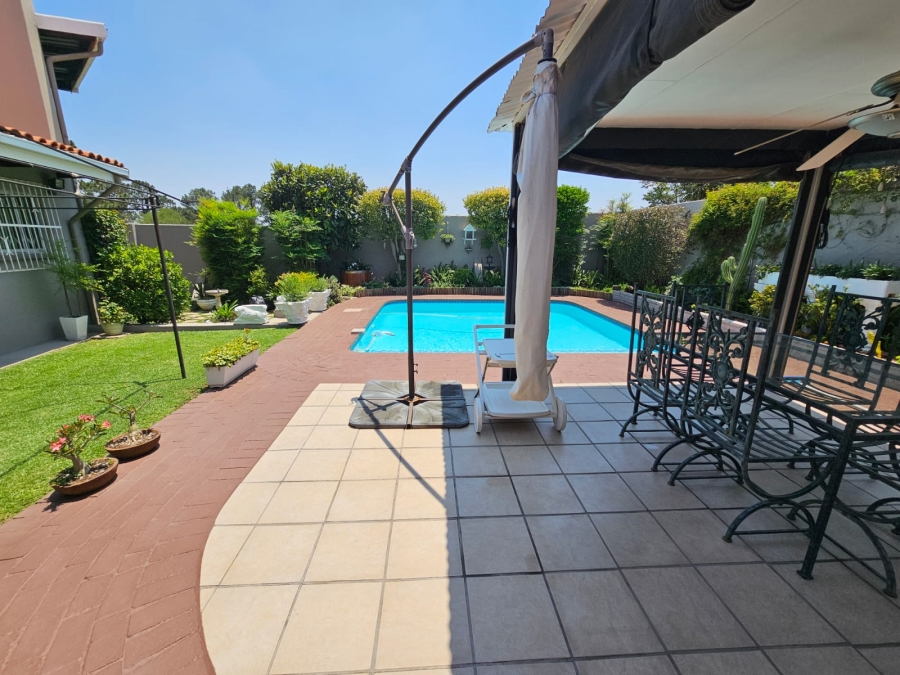 5 Bedroom Property for Sale in Ormonde Gauteng