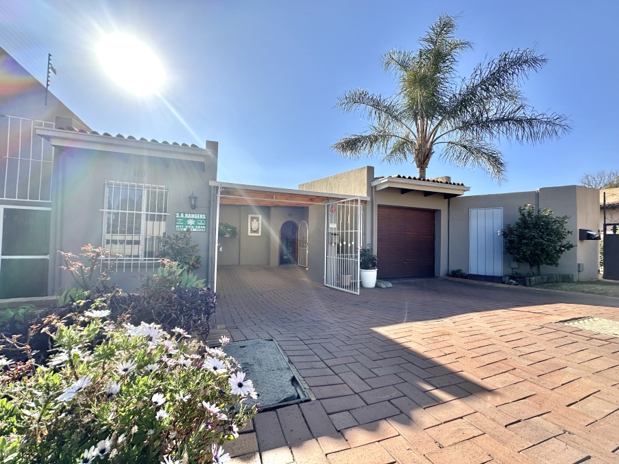 5 Bedroom Property for Sale in Ormonde Gauteng