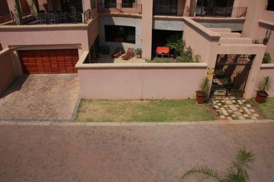 To Let 2 Bedroom Property for Rent in Sunninghill Gauteng