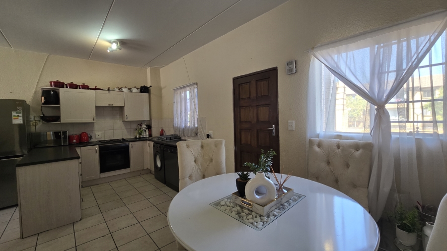 2 Bedroom Property for Sale in Halfway Gardens Gauteng