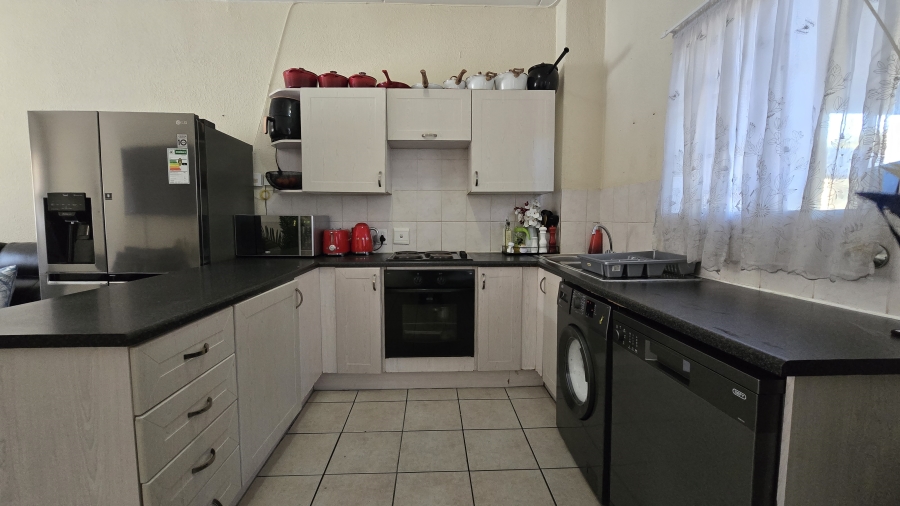 2 Bedroom Property for Sale in Halfway Gardens Gauteng