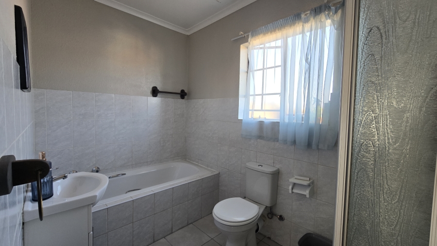 2 Bedroom Property for Sale in Halfway Gardens Gauteng