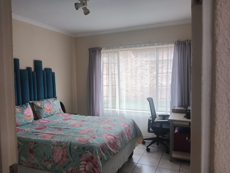 2 Bedroom Property for Sale in Halfway Gardens Gauteng