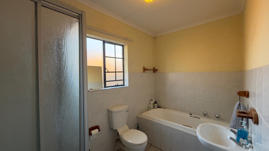 2 Bedroom Property for Sale in Halfway Gardens Gauteng