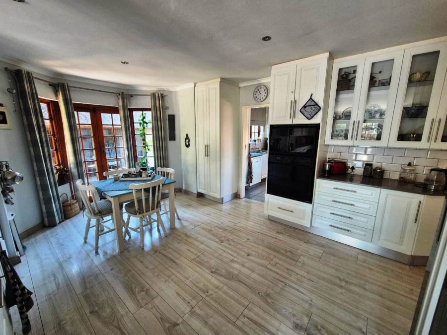 4 Bedroom Property for Sale in Eldoraigne Gauteng