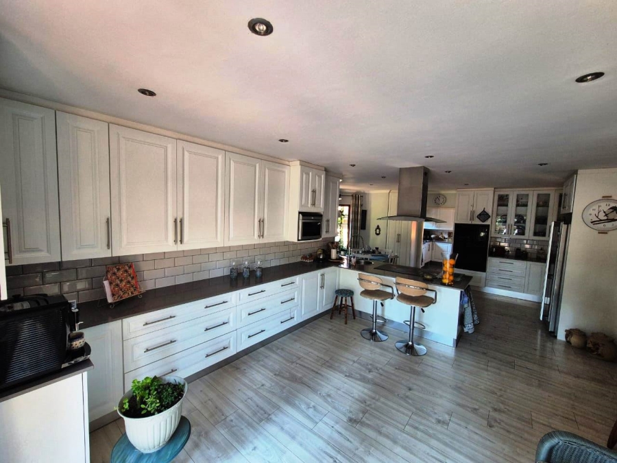 4 Bedroom Property for Sale in Eldoraigne Gauteng