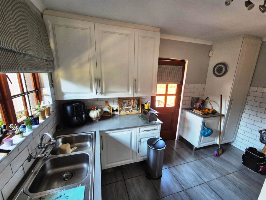 4 Bedroom Property for Sale in Eldoraigne Gauteng