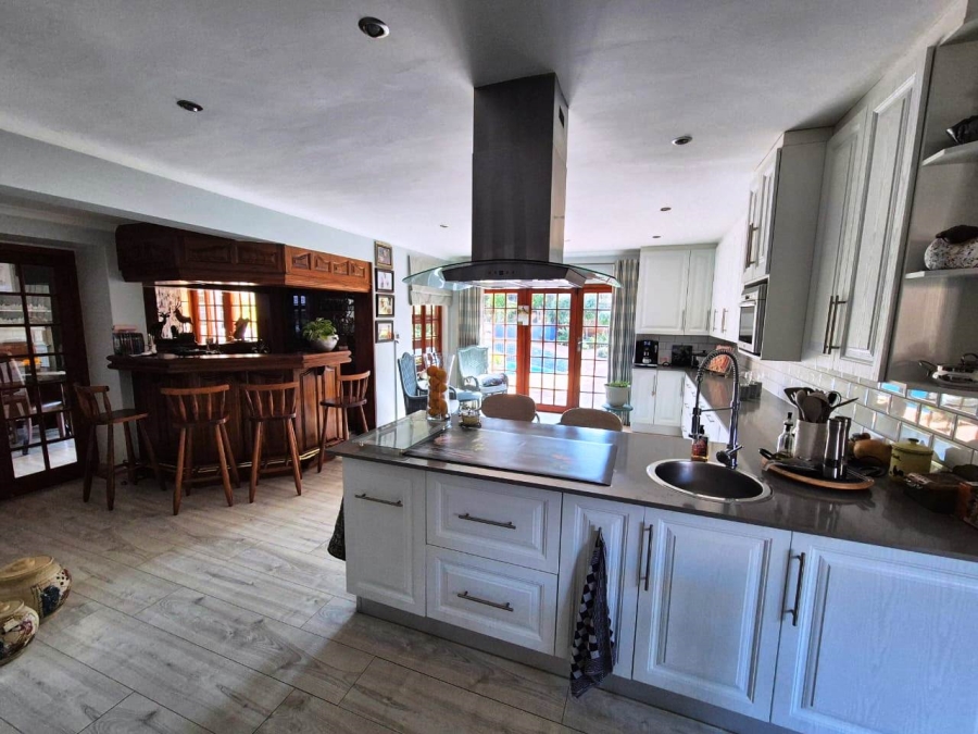 4 Bedroom Property for Sale in Eldoraigne Gauteng